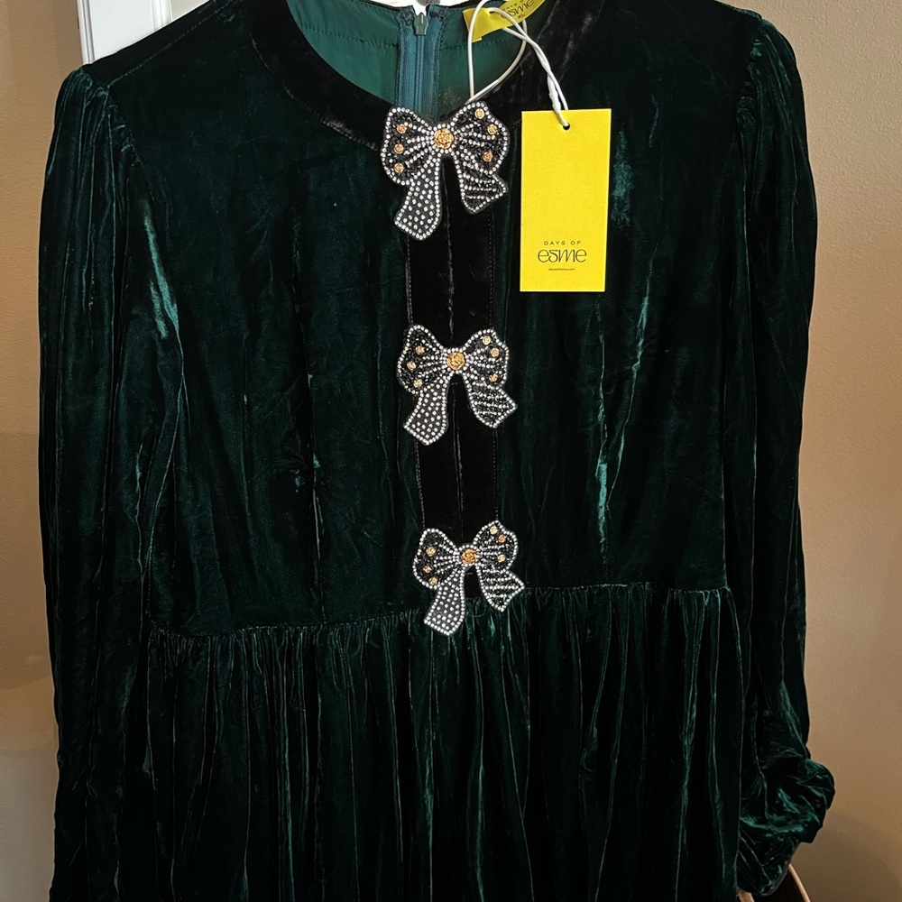 Days of Esme Emerald Bow Dress (Saloni dress dupe)